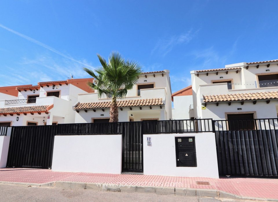 Te koop - Huis - Vrijstaande Villa - Orihuela - Villamartin