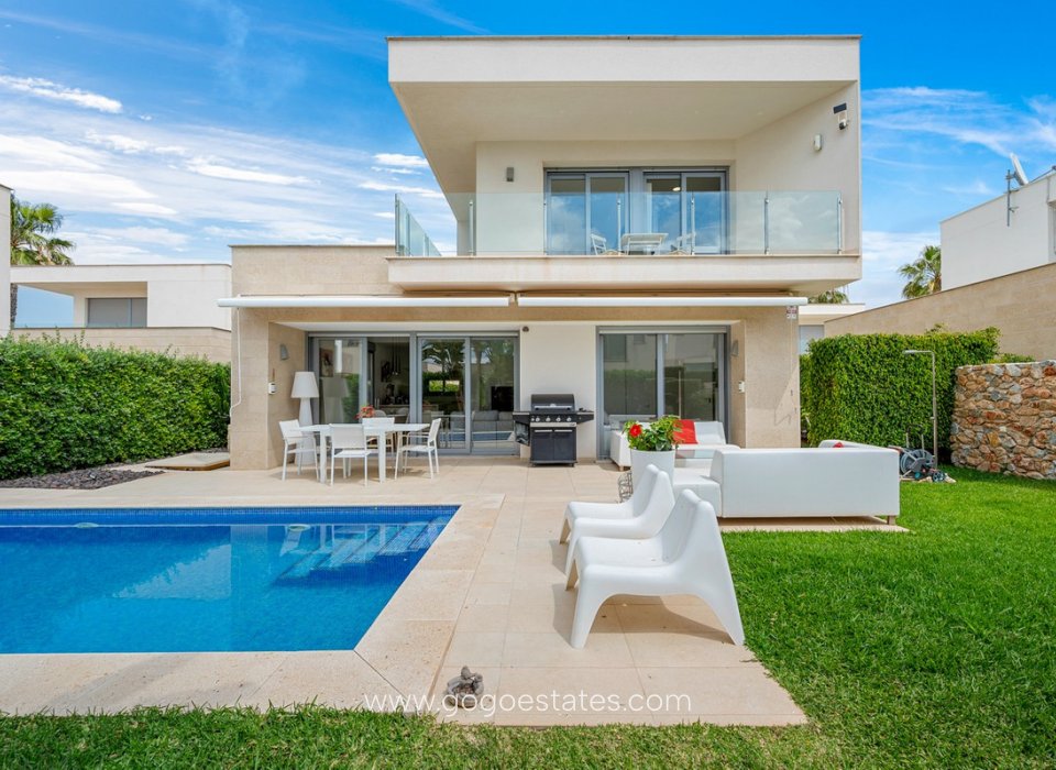Te koop - Huis - Vrijstaande Villa - Orihuela - Vista Bella Golf