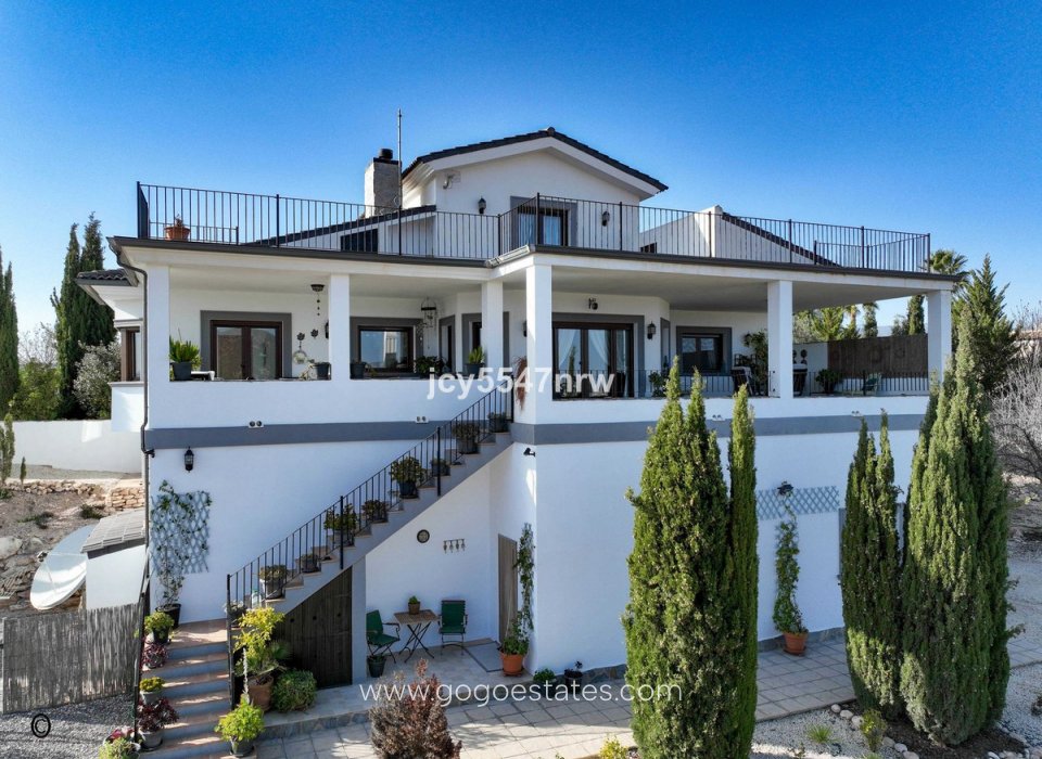 Te koop - Huis - Vrijstaande Villa - Pinoso - Pinoso Centro