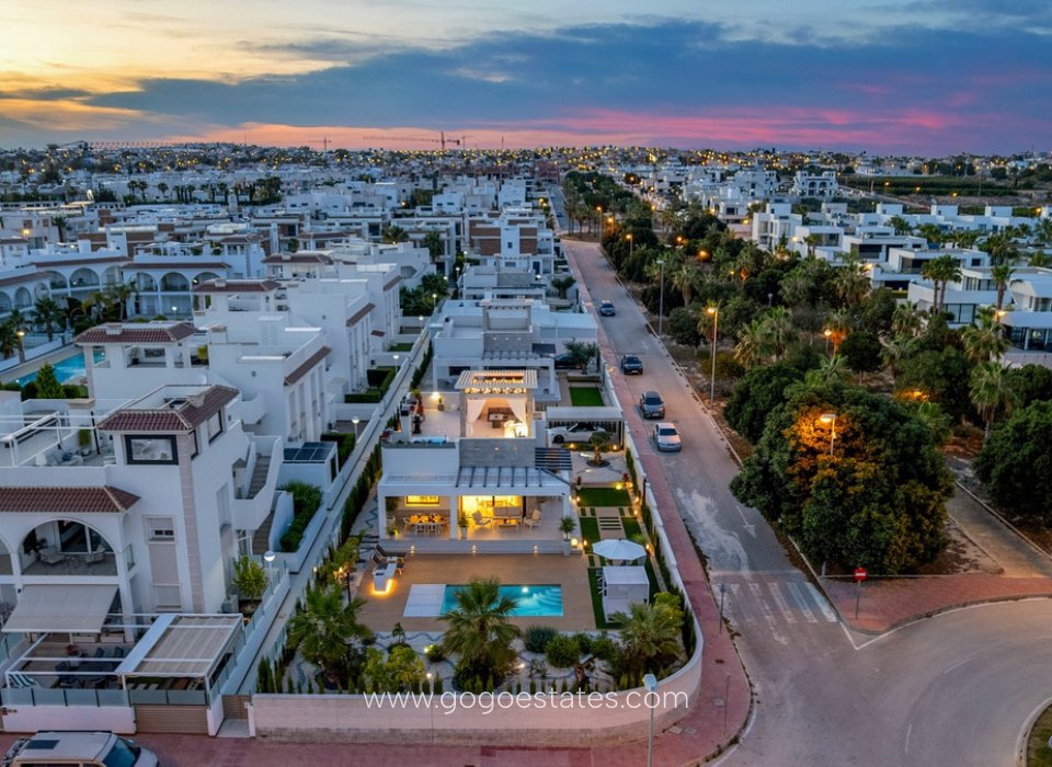 Te koop - Huis - Vrijstaande Villa - Rojales - Ciudad Quesada