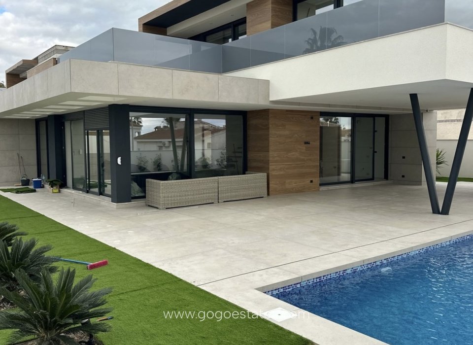 Te koop - Huis - Vrijstaande Villa - Rojales - Ciudad Quesada