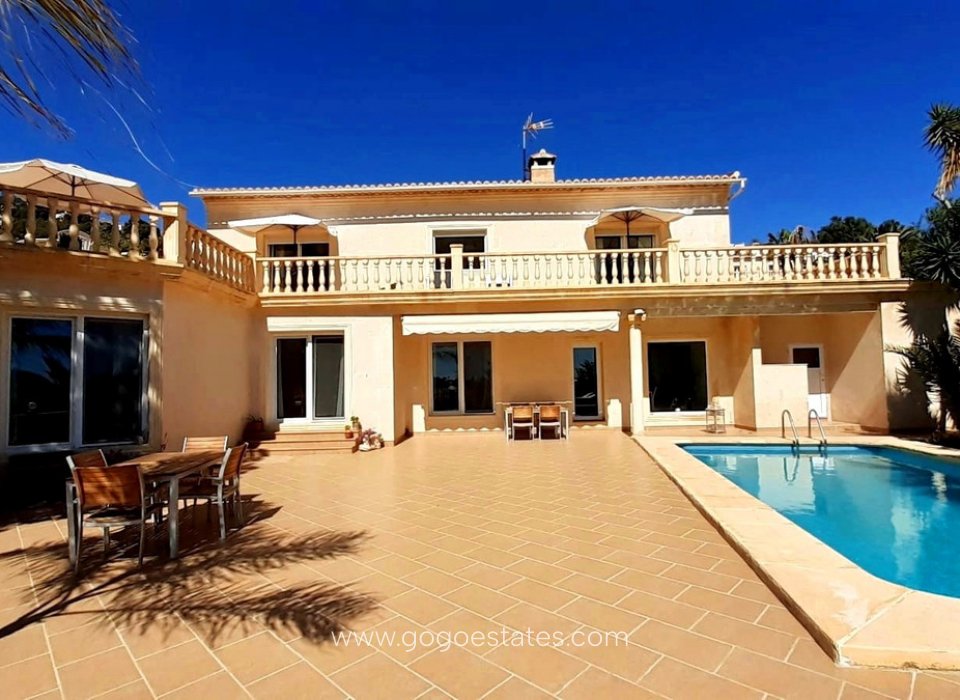 Te koop - Huis - Vrijstaande Villa - Teulada - Teulada Centro