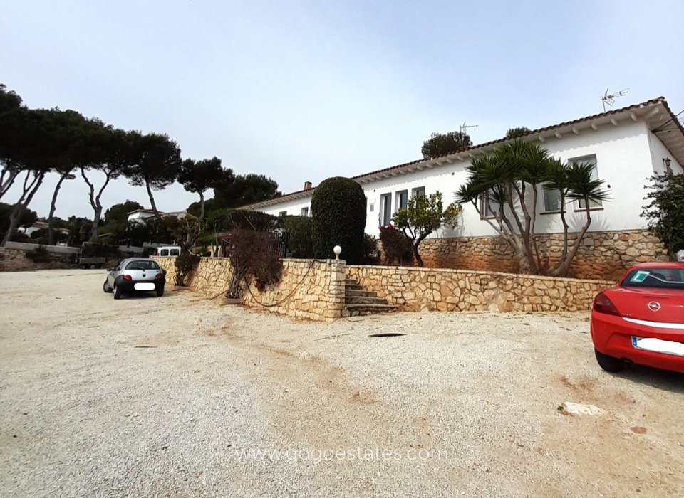 Te koop - Huis - Vrijstaande Villa - Teulada - Teulada Centro