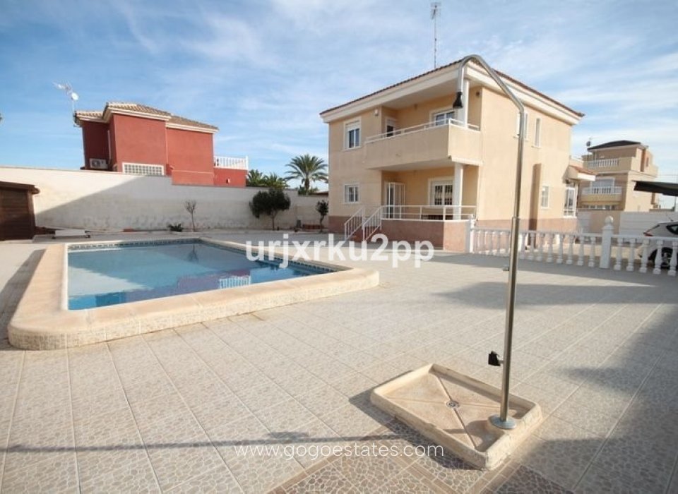 Te koop - Huis - Vrijstaande Villa - Torrevieja - Aguas Nuevas