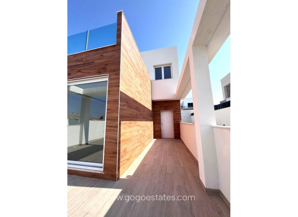 Te koop - Huis - Vrijstaande Villa - Torrevieja - Aguas Nuevas