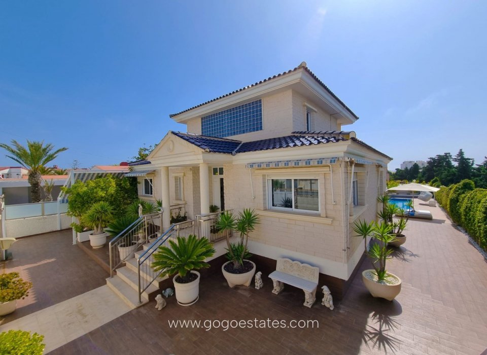 Te koop - Huis - Vrijstaande Villa - Torrevieja - La Mata