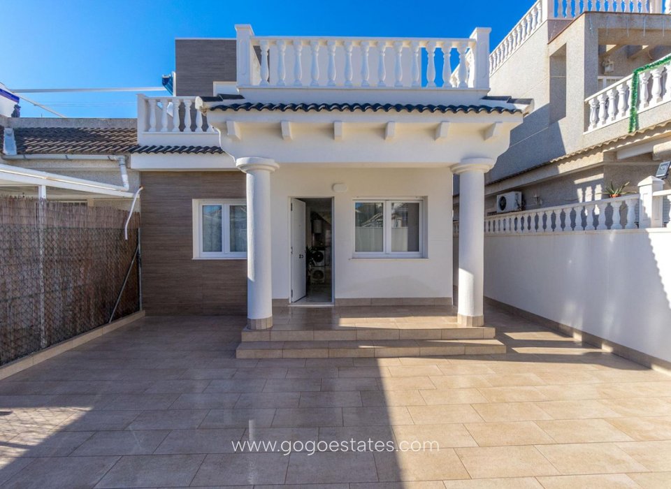Te koop - Huis - Vrijstaande Villa - Torrevieja - Nueva Torrevieja