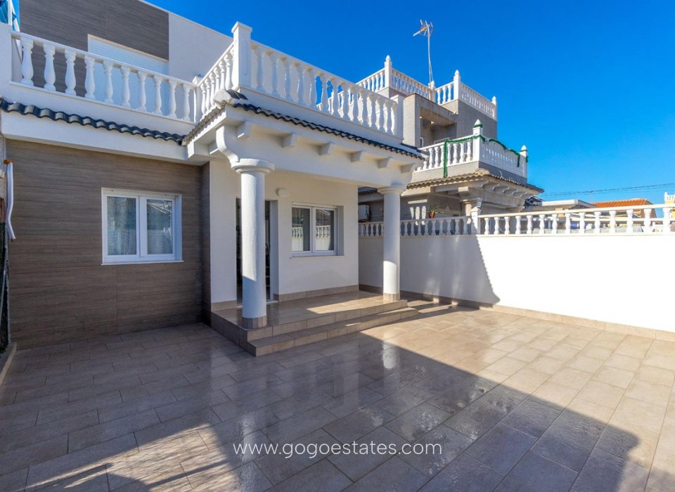 Te koop - Huis - Vrijstaande Villa - Torrevieja - Nueva Torrevieja