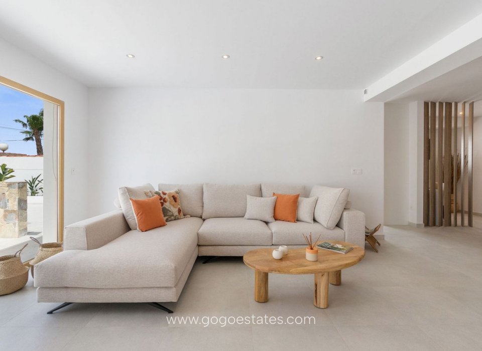 Te koop - Huis - Vrijstaande Villa - Torrevieja - Torrevieja Centro