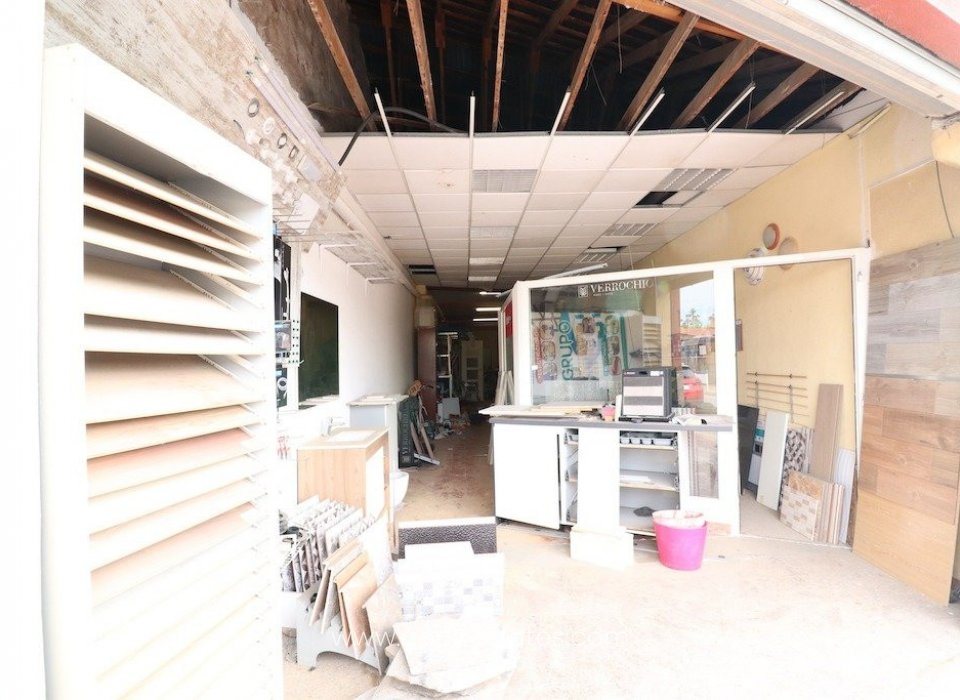 Te koop - Huis - Vrijstaande Villa - Torrevieja - Torrevieja Centro