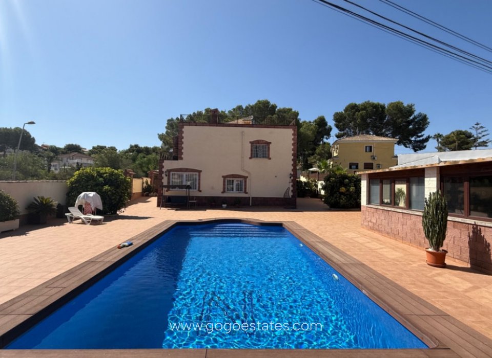Te koop - Huis - Vrijstaande Villa - Torrevieja - Torrevieja Centro
