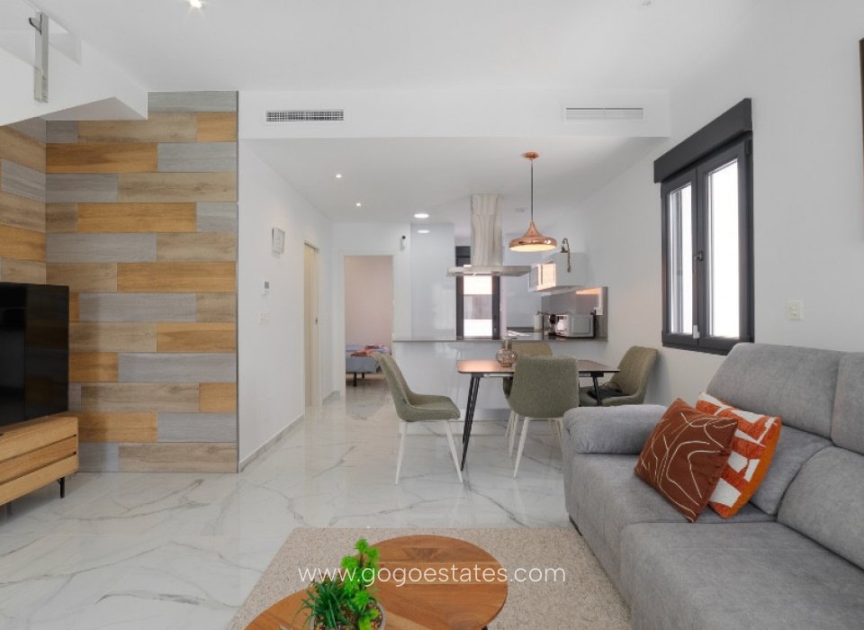 Te koop - Huis - Vrijstaande Villa - Torrevieja - Torrevieja Centro