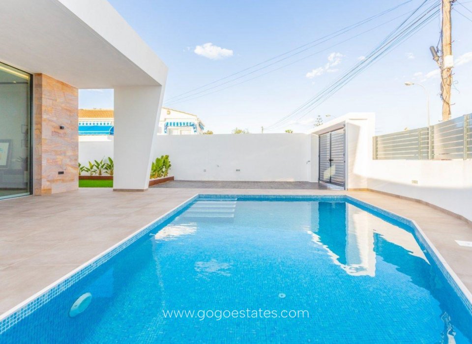 Te koop - Huis - Vrijstaande Villa - Torrevieja - Torrevieja Centro