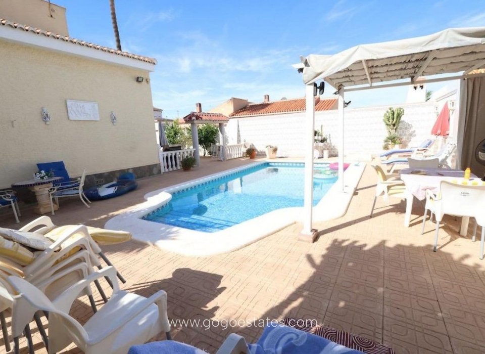 Te koop - Huis - Vrijstaande Villa - Torrevieja - Torrevieja Centro