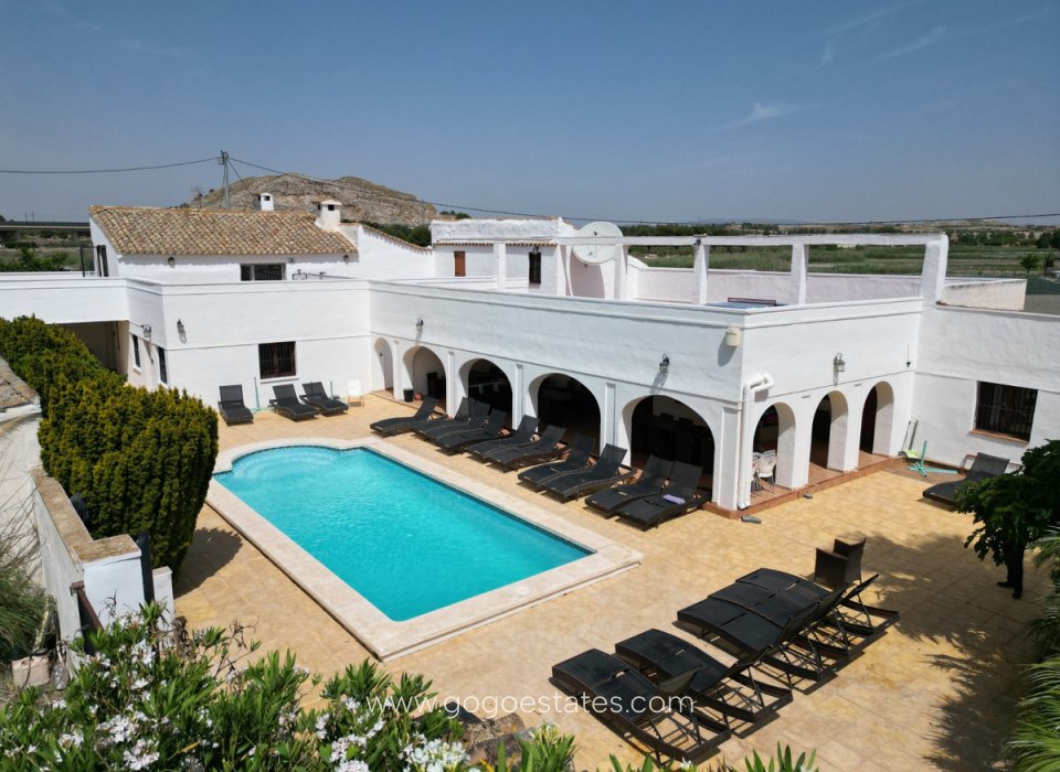 Te koop - Huis - Vrijstaande Villa - Villena - Villena Centro