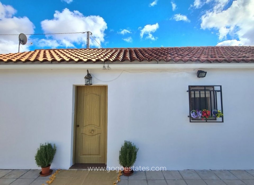 Te koop - Landhuis - Baza - Ctra de caniles