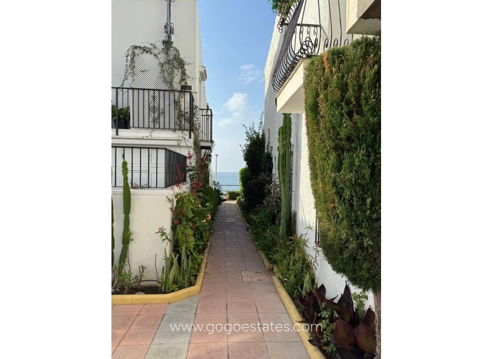 Te koop - Villa - Estepona - 1º Línea De Playa