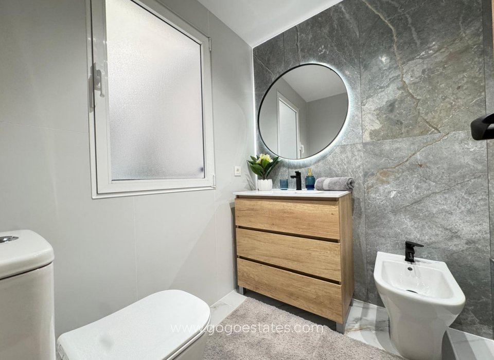 Venta - Apartamento - Apartamento Planta Media - Torrevieja - Torrevieja Centro