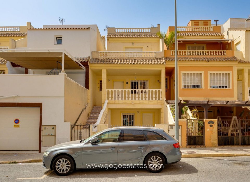 Venta - Casa - Casa adosada - Los Montesinos - Los Montesinos Centro