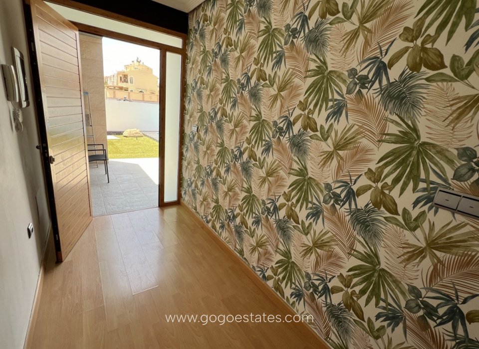 Venta - Casa - Casa adosada - Torrevieja - Torrevieja Centro