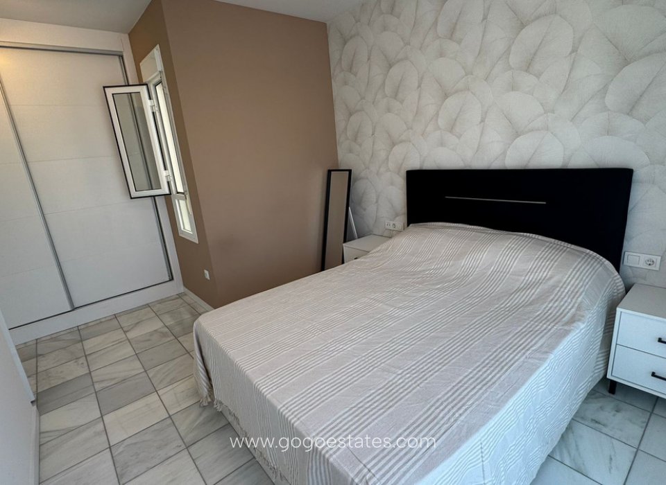 Venta - Casa - Casa adosada - Torrevieja - Torrevieja Centro