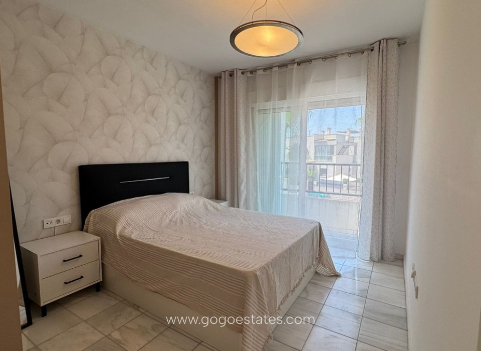 Venta - Casa - Casa adosada - Torrevieja - Torrevieja Centro