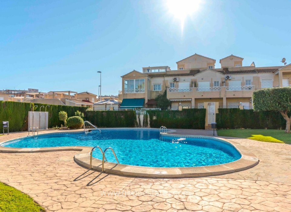 Venta - Casa - Casa adosada - Torrevieja - Torrevieja Centro