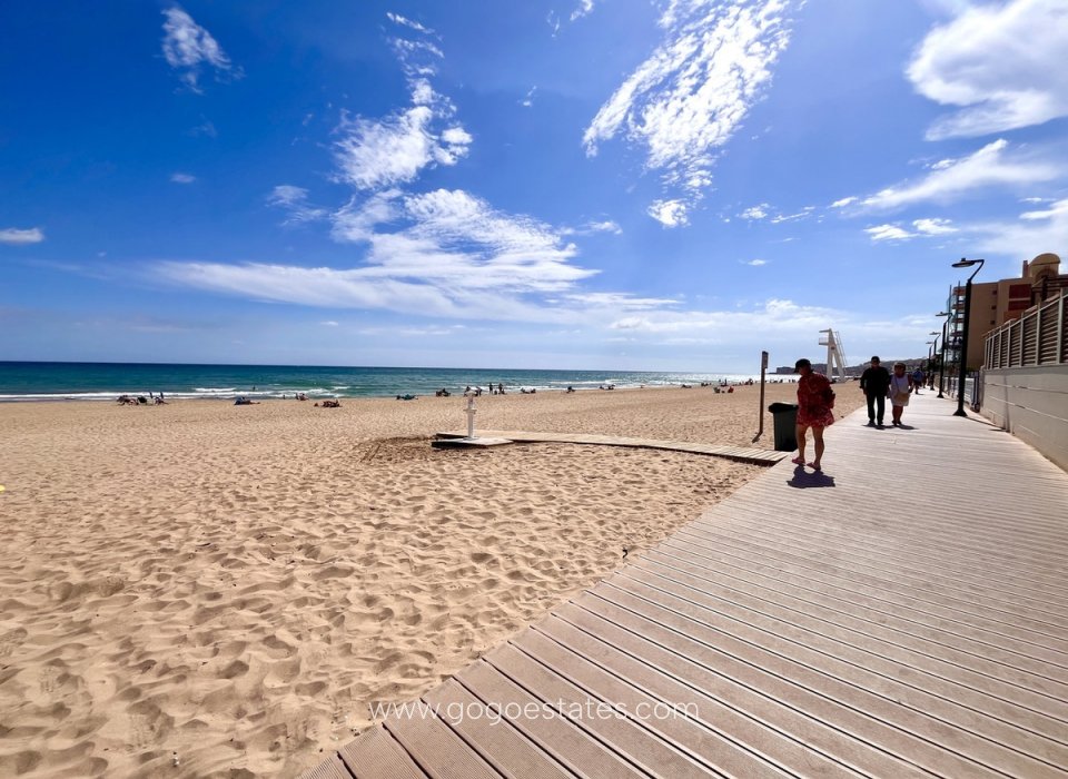 Venta - Casa - Casa adosada - Torrevieja - Torrevieja Centro