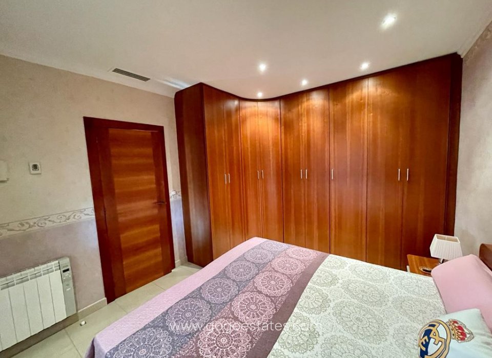 Venta - Casa - Chalet Independiente - Albatera - Albatera Centro