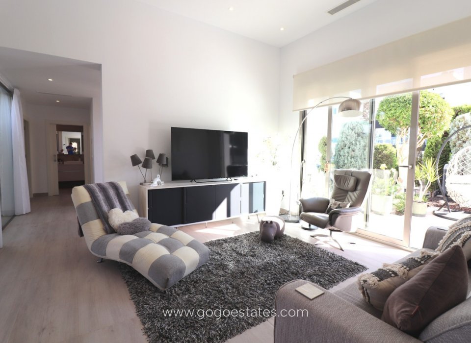 Venta - Casa - Chalet Independiente - Benijofar