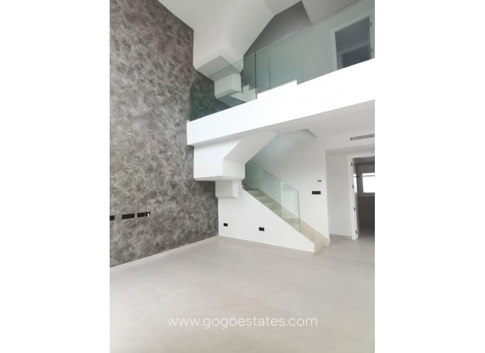 Venta - Casa - Chalet Independiente - Los Montesinos - Los Montesinos Centro