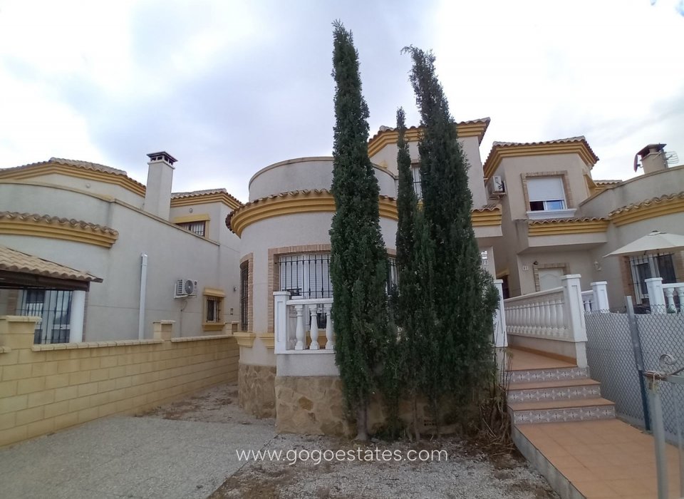 Venta - Casa - Chalet Independiente - Los Montesinos - Los Montesinos Centro