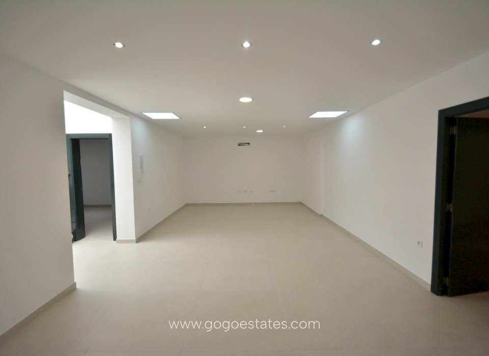 Venta - Casa - Chalet Independiente - Los Montesinos - Los Montesinos Centro