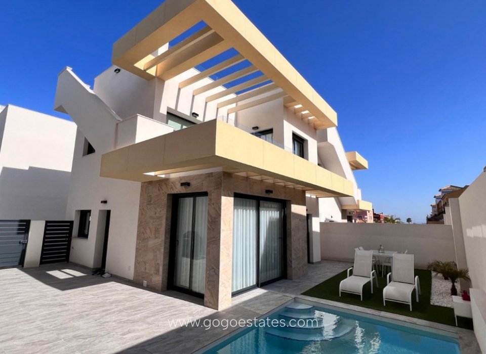 Venta - Casa - Chalet Independiente - Los Montesinos - Los Montesinos Centro