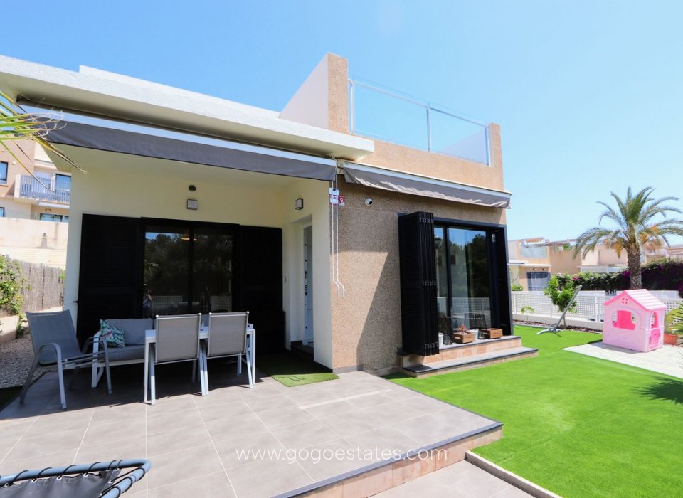 Venta - Casa - Chalet Independiente - Orihuela - La Zenia