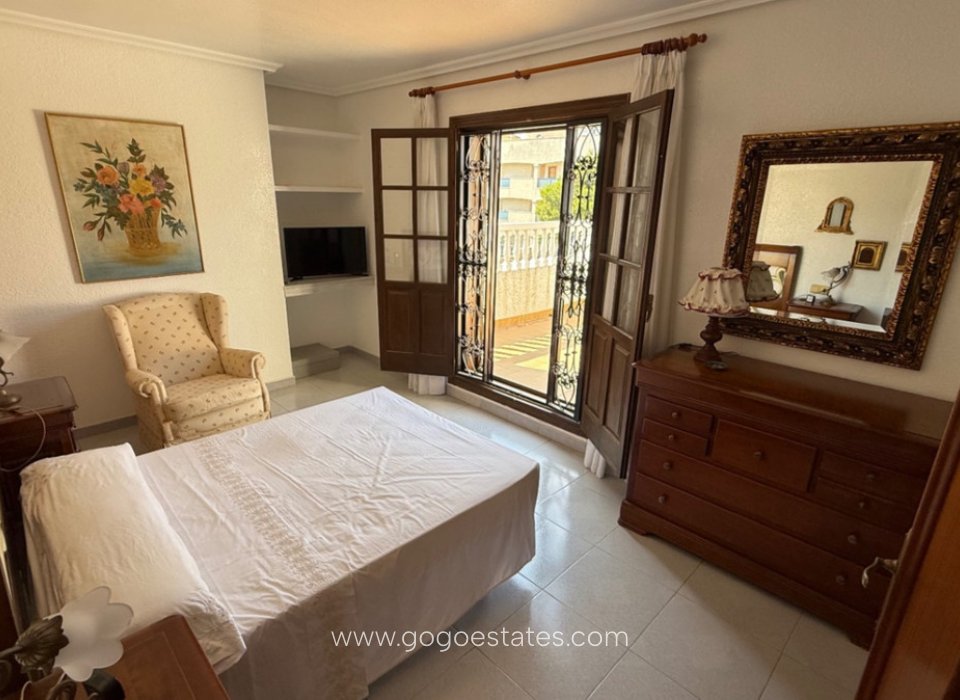 Venta - Casa - Chalet Independiente - Orihuela - Orihuela Centro