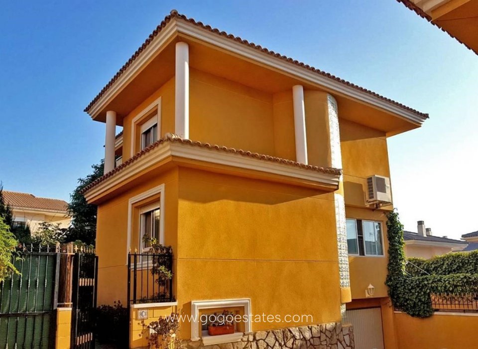 Venta - Casa - Chalet Independiente - Petrel - Petrer