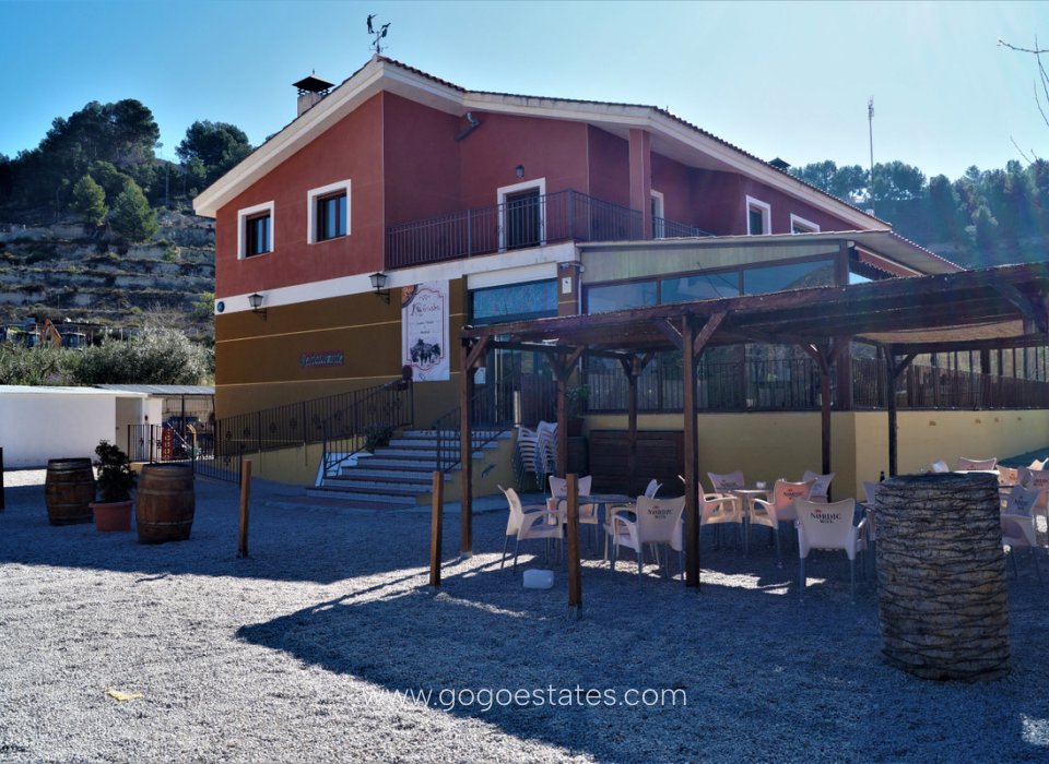 Venta - Casa - Chalet Independiente - Petrel - Petrer
