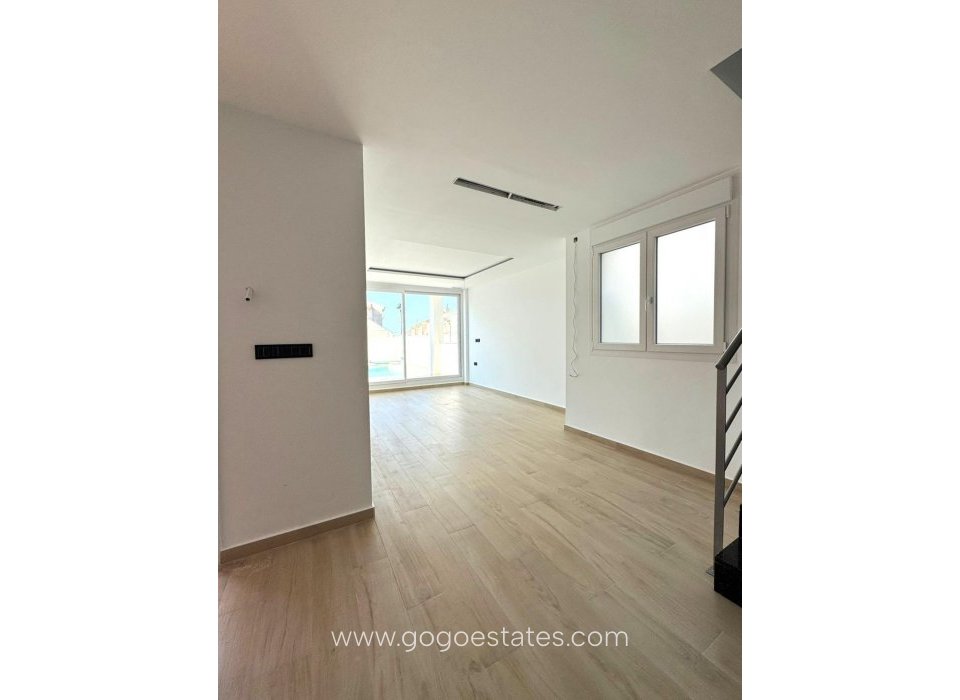 Venta - Casa - Chalet Independiente - Torrevieja - Aguas Nuevas