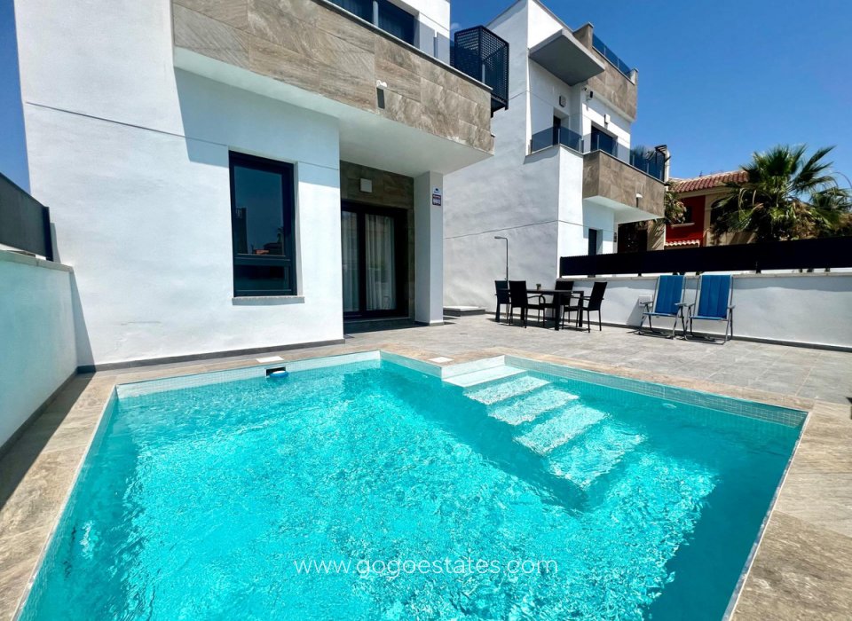 Venta - Casa - Chalet Independiente - Torrevieja - LA SIESTA