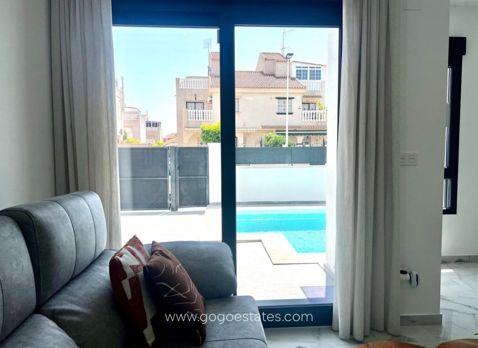 Venta - Casa - Chalet Independiente - Torrevieja - LA SIESTA