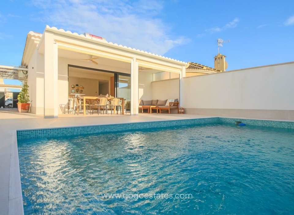 Venta - Casa - Chalet Independiente - Torrevieja - Torrevieja Centro