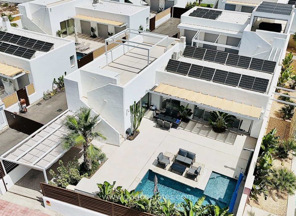 Venta - Casa - Chalet Independiente - Torrevieja - Torrevieja Centro