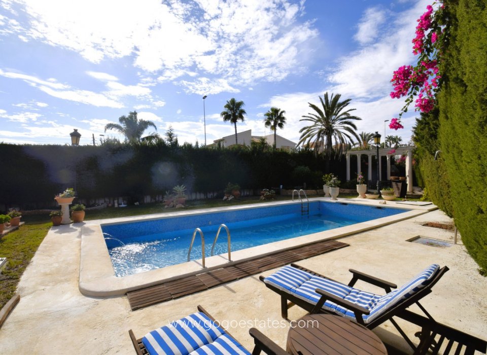 Venta - Casa - Chalet Independiente - Torrevieja - Torrevieja Centro