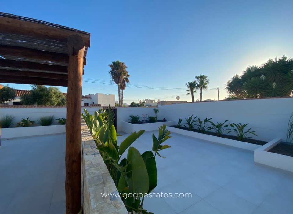 Venta - Casa - Chalet Independiente - Torrevieja - Torrevieja Centro