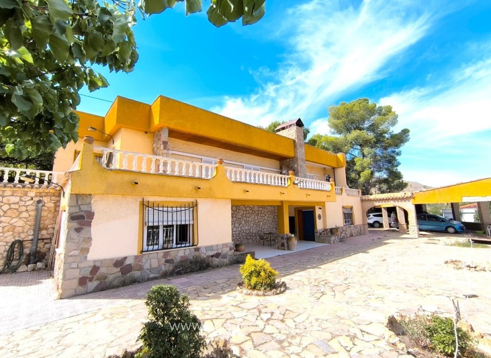 Venta - Casa - Chalet Independiente - Yecla - Yecla Centro