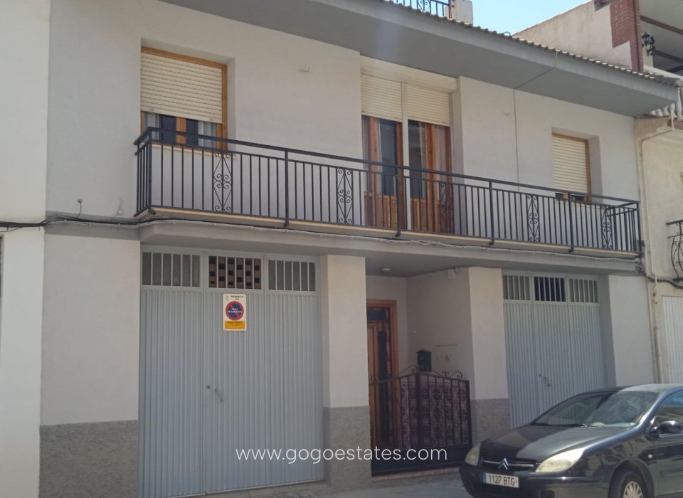 Wiederverkauf - Doppelhaushälfte - Baza