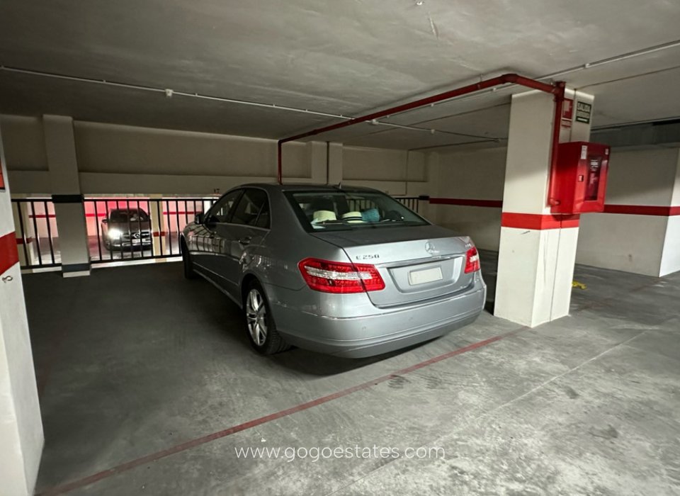 Wiederverkauf - Gewerbe - Garage - Guardamar del Segura - Guardamar del Segura Centro