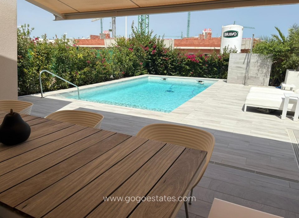 Wiederverkauf - Haus - Freistehende Villa - Algorfa - La finca golf