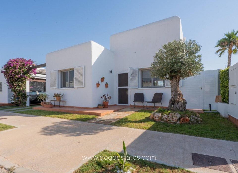 Wiederverkauf - Haus - Freistehende Villa - Alhama De Murcia - Condado de Alhama